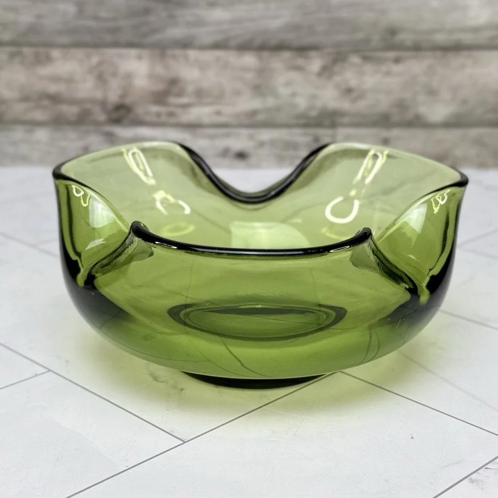 Indiana Glass Avocado Green Diamond Point Ruffled Serving Bowls - Set of 8